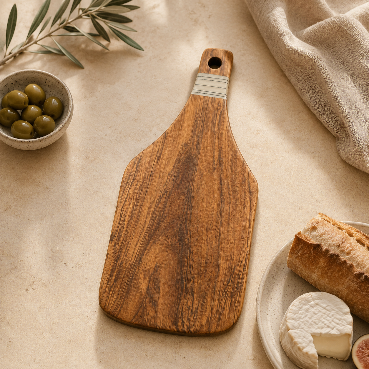 Tabla de Madera de Olivo Hecha a Mano en Kenia · Madera de Olivo · Kenia · Kalathia